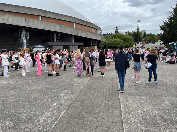 ONCEs Dancing in the Tacoma Dome Plaza