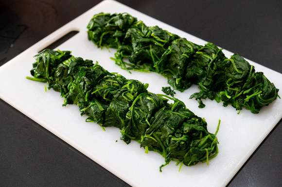 Spinach cut for salad